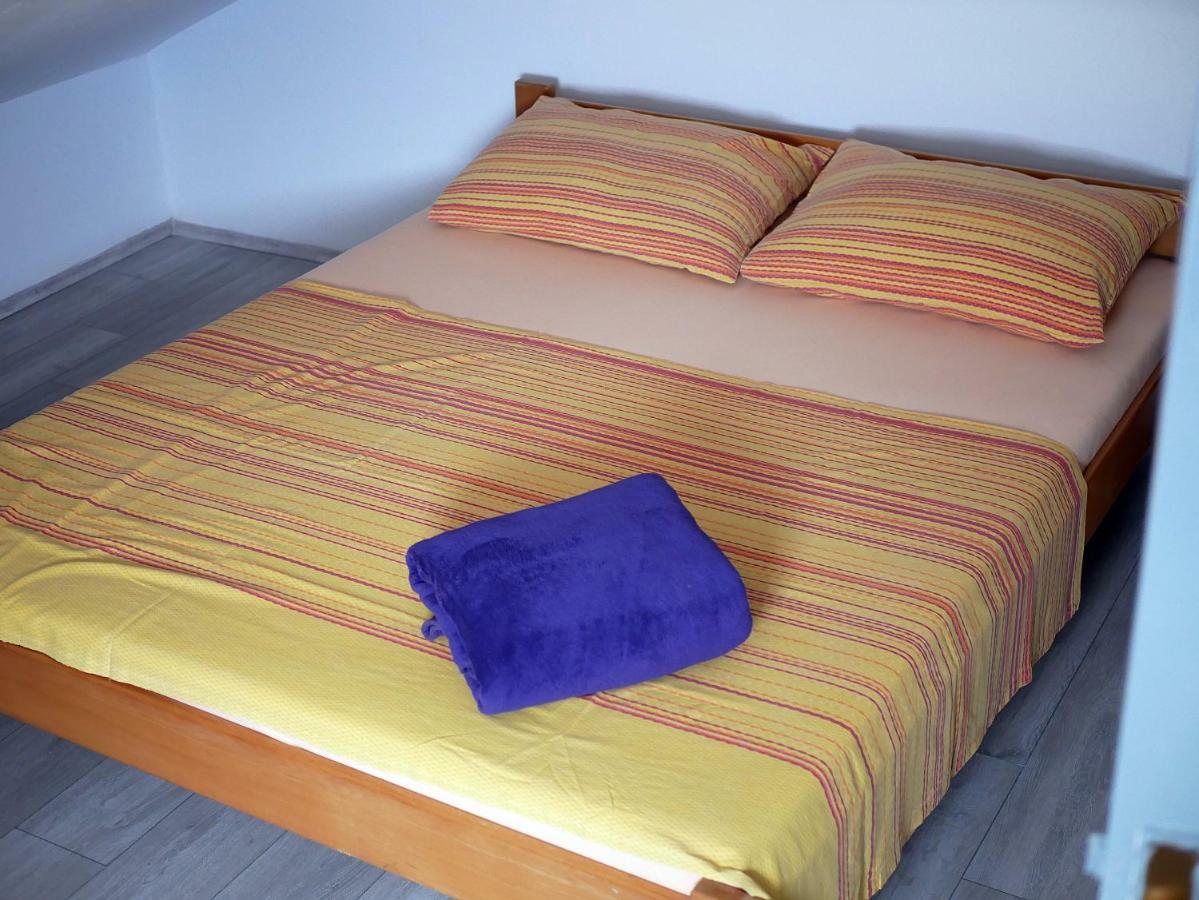 Apartment Gaga And Nia Krk Town Extérieur photo