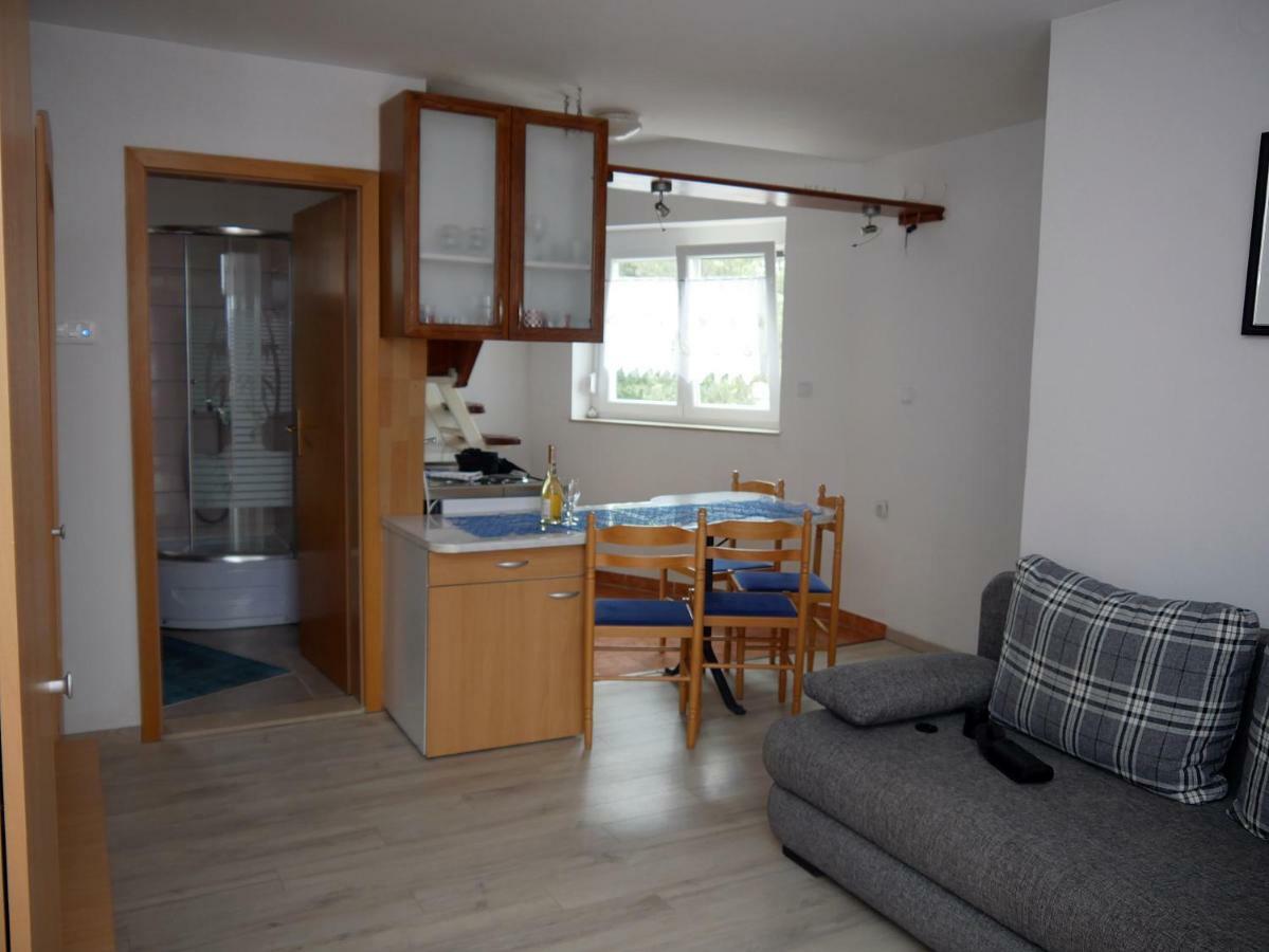 Apartment Gaga And Nia Krk Town Extérieur photo